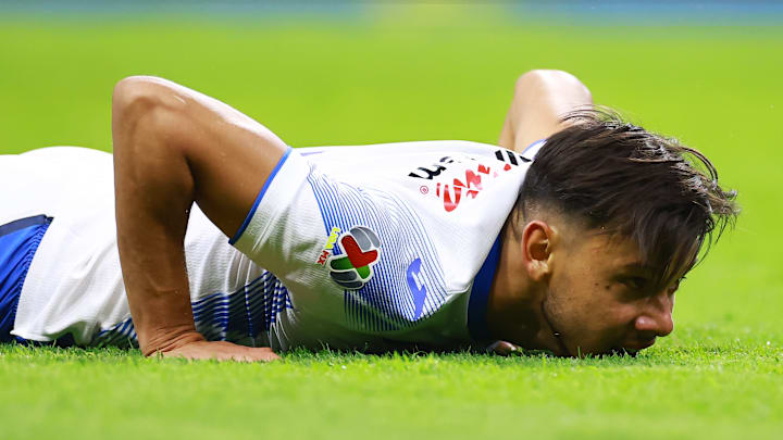 El paraguayo Ángel Romero arrancó de inicio con Cruz Azul.