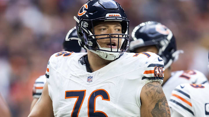 Nov 3, 2024; Glendale, Arizona, USA; Chicago Bears guard Teven Jenkins (76) against the Arizona Cardinals at State Farm Stadium. Mandatory Credit: Mark J. Rebilas-Imagn Images