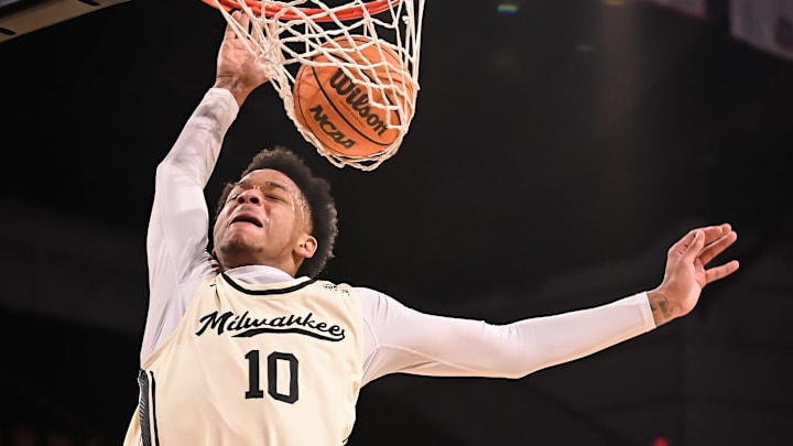 UW-Milwaukee guard/forward BJ Freeman (10) dunks against Northern Kentucky in the second half of