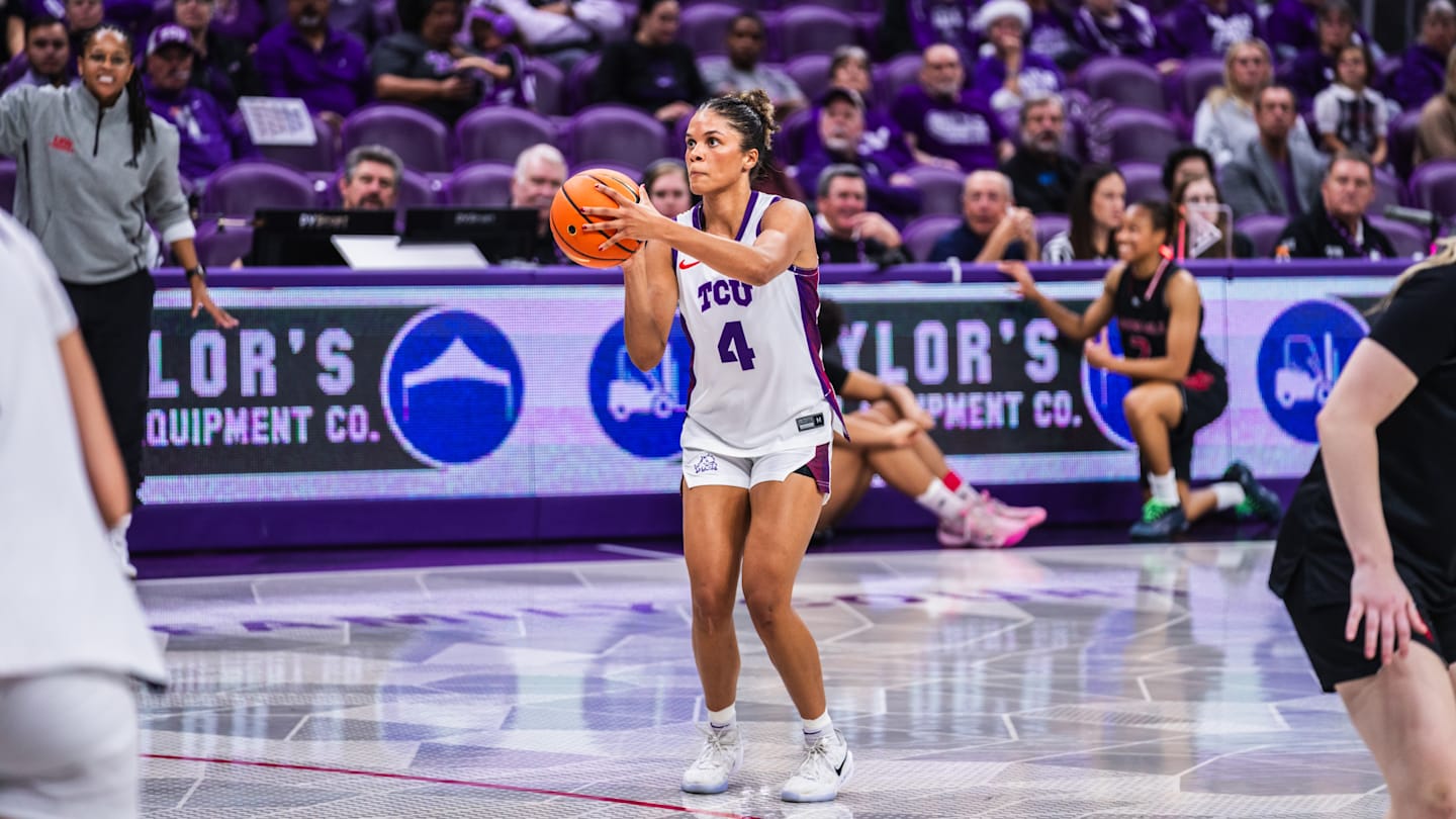TCU Overwhelms Incarnate Word in Blowout Win