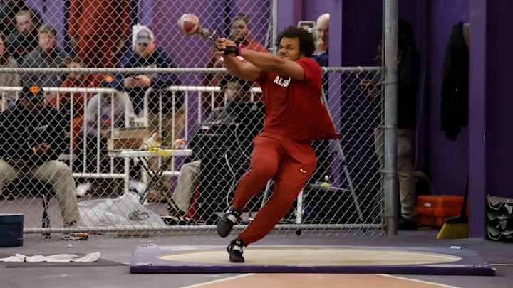 Alabama thrower Ruben Banks