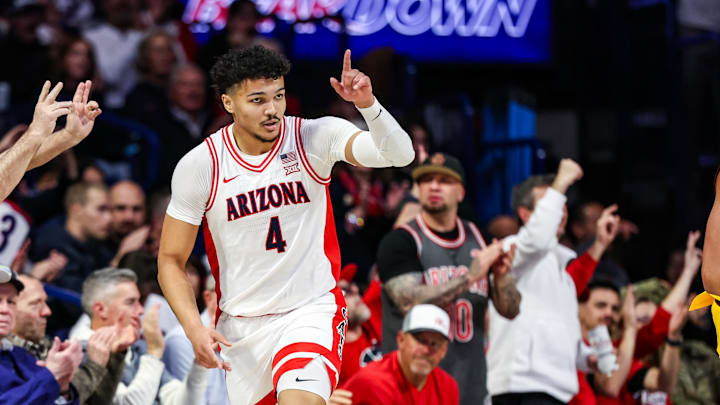 Arizona Wildcats forward Trey Townsend (4).