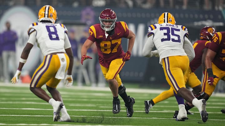 Sep 1, 2024; Paradise, Nevada, USA; Southern California Trojans tight end Lake McRee (87) against the LSU Tigers at Allegiant Stadium. Mandatory Credit: Kirby Lee-Imagn Images