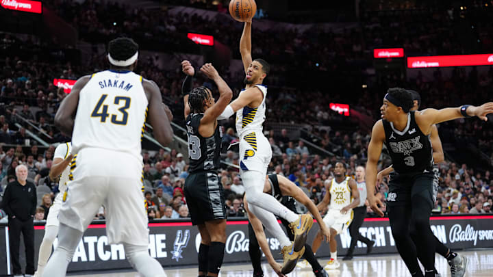 Mar 3, 2024; San Antonio, Texas, USA; Indiana Pacers guard Tyrese Haliburton (0) passes to forward Pascal Siakam (43) in the first half against the San Antonio Spurs at Frost Bank Center. Mandatory Credit: Daniel Dunn-Imagn Images Mar 3, 2024; San Antonio, Texas, USA; Indiana Pacers guard Tyrese Haliburton (0) passes to forward Pascal Siakam (43) in the first half against the San Antonio Spurs at Frost Bank Center. Mandatory Credit: Daniel Dunn-Imagn Images