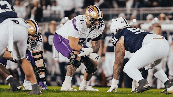 Offensive lineman Kahlee Tafai will transfer from the UW to Minnesota. 