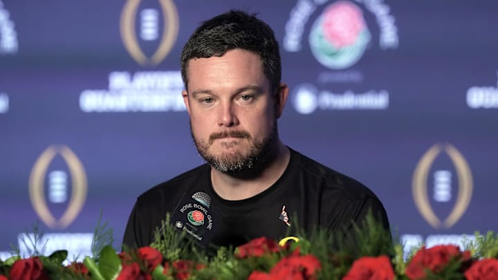 Jan 1, 2025; Pasadena, CA, USA; Oregon Ducks head coach Dan Lanning speaks in a press conference after the game against the Ohio State Buckeyes in the 2025 Rose Bowl college football quarterfinal game at Rose Bowl Stadium. Mandatory Credit: Kirby Lee-Imagn Images Jan 1, 2025; Pasadena, CA, USA; Oregon Ducks head coach Dan Lanning speaks in a press conference after the game against the Ohio State Buckeyes in the 2025 Rose Bowl college football quarterfinal game at Rose Bowl Stadium. Mandatory Credit: Kirby Lee-Imagn Images