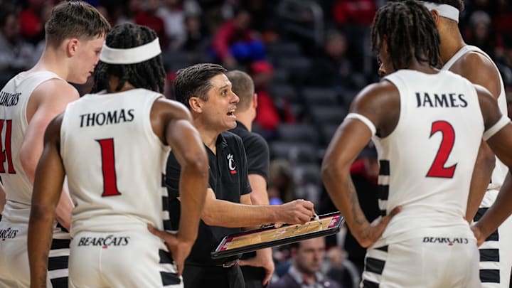 Cincinnati Bearcats outlast Evansville Purple Aces at Fifth Third Arena in 2023