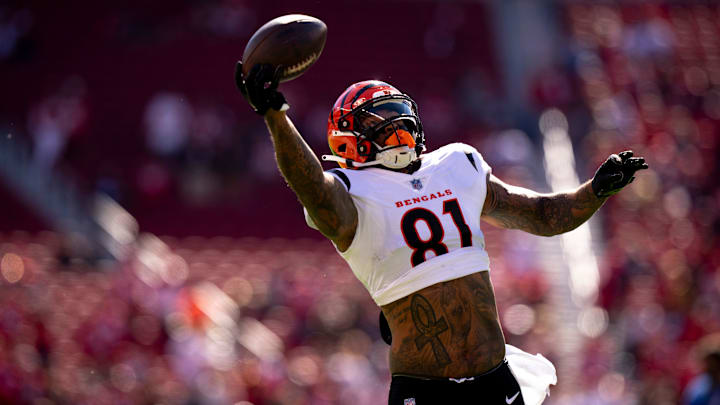Cincinnati Bengals tight end Irv Smith Jr. (81) catches a pass in practice before the NFL game