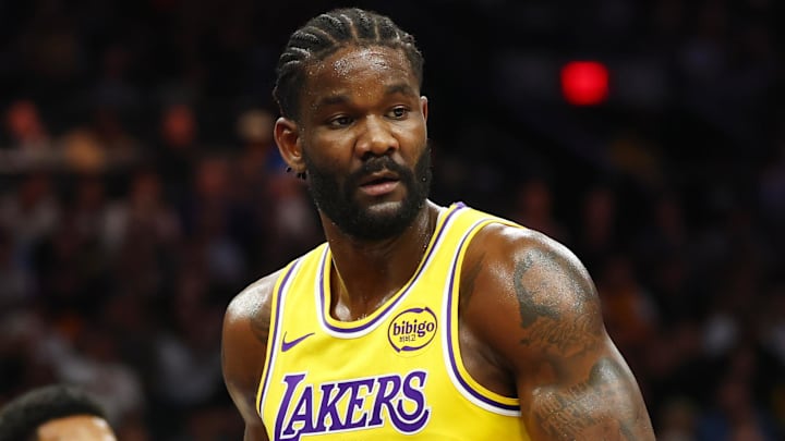 Los Angeles Lakers center Deandre Ayton