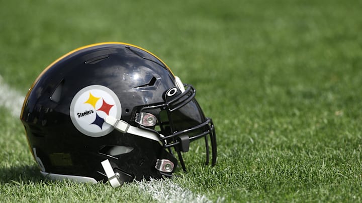 May 24, 2022; Pittsburgh, PA, USA;  A Pittsburgh Steelers helmet is seen as the team participates in organized team activities at UPMC Rooney Sports Complex. Mandatory Credit: Charles LeClaire-Imagn Images
