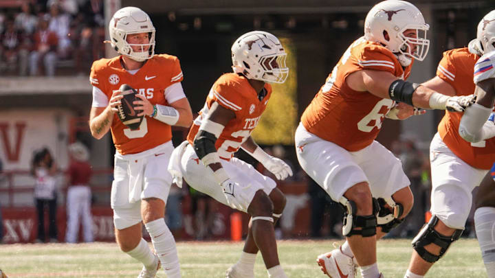 Texas Longhorns quarterback Quinn Ewers (3) looks to pass the ball during the Longhorns' game against the Florida Gators, Nov. 9, 2024 at Darrell K. Royal Texas Memorial Stadium in Austin.