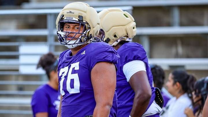 Kodi Greene gets ready for the recent UW mock game. Kodi Greene gets ready for the recent UW mock game.