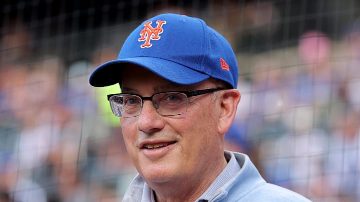 Aug 14, 2025; New York City, New York, USA; New York Mets owner Steve Cohen stands on the field before a ceremony to honor first baseman Pete Alonso (not pictured) for breaking the Mets all time home run record before a game against the Atlanta Braves at Citi Field. Mandatory Credit: Brad Penner-Imagn Images Aug 14, 2025; New York City, New York, USA; New York Mets owner Steve Cohen stands on the field before a ceremony to honor first baseman Pete Alonso (not pictured) for breaking the Mets all time home run record before a game against the Atlanta Braves at Citi Field. Mandatory Credit: Brad Penner-Imagn Images