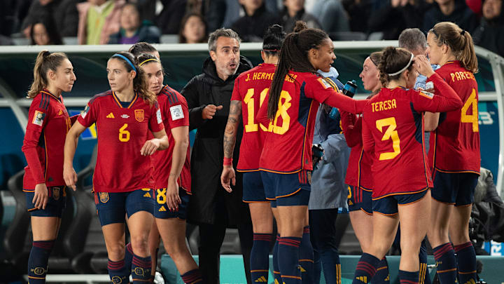 Spanien mit Trainer Jorge Vilda