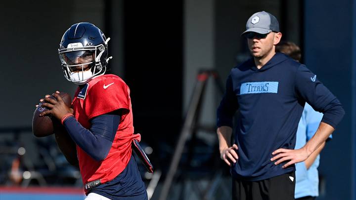 Former Tennessee Titans QBs coach Bo Hardegree, who is now on staff in Buffalo, watches rookie QB Cam Ward (1) during an NFL training camp practice at Ascension Saint Thomas Sports Park last season in Nashville, Tennessee, on Saturday, August 2, 2025. Former Tennessee Titans QBs coach Bo Hardegree, who is now on staff in Buffalo, watches rookie QB Cam Ward (1) during an NFL training camp practice at Ascension Saint Thomas Sports Park last season in Nashville, Tennessee, on Saturday, August 2, 2025.