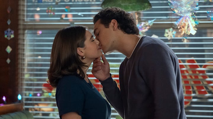 Ella Bright as Hannah Wells and Belmont Cameli as Garrett Graham in Off Campus - Liane Hentscher/Prime © Amazon Content Services LLC Ella Bright as Hannah Wells and Belmont Cameli as Garrett Graham in Off Campus - Liane Hentscher/Prime © Amazon Content Services LLC