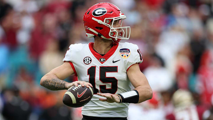 Georgia Bulldogs quarterback Carson Beck (15) 