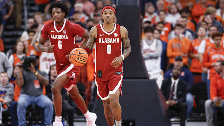 The Alabama Crimson Tide and guard Labaron Philon are favored on Monday.