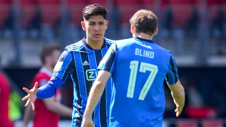 Edson Álvarez evitó la derrota del Ajax de Ámsterdam al marcar el 2-2 contra el AZ Alkmaar.