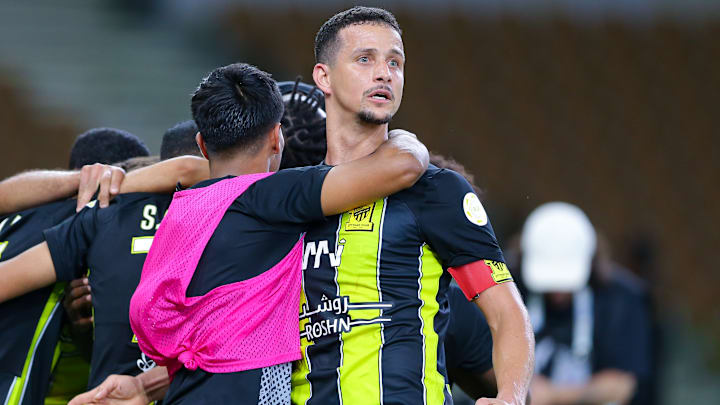 Defensor deve ficar livre no mercado