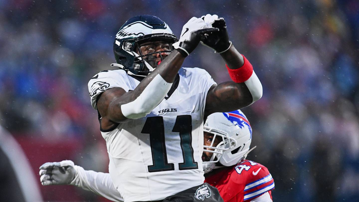 The Leading Candidates To Replace A.J. Brown as Captain On Eagles