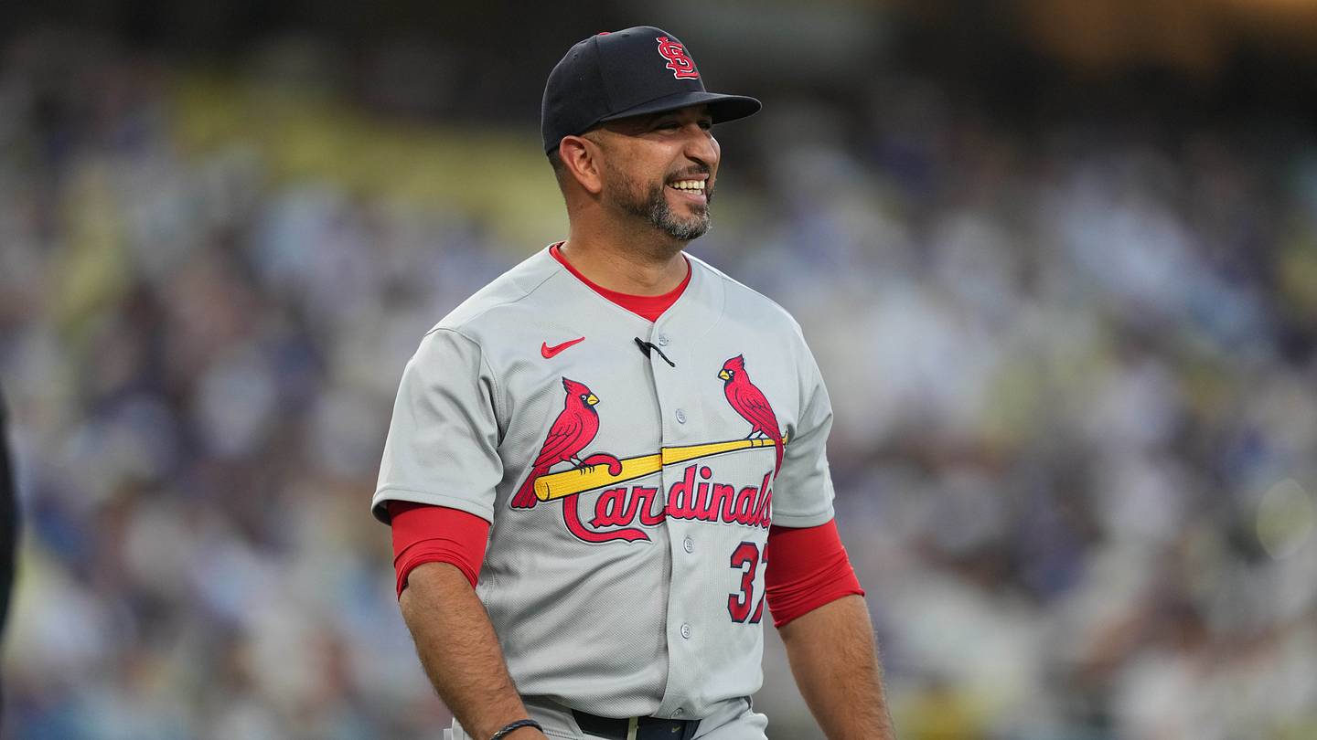 Cardinals' Oli Marmol Blasts Doug Eddings for 'Embarrassing' Hat Incident