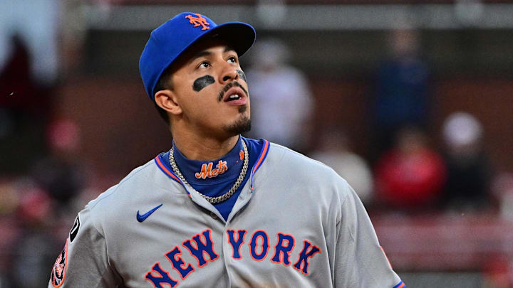 May 4, 2025; St. Louis, Missouri, USA; New York Mets third baseman Mark Vientos (27) tracks the ball in a game against the St. Louis Cardinals at Busch Stadium. Mandatory Credit: Tim Vizer-Imagn Images May 4, 2025; St. Louis, Missouri, USA; New York Mets third baseman Mark Vientos (27) tracks the ball in a game against the St. Louis Cardinals at Busch Stadium. Mandatory Credit: Tim Vizer-Imagn Images