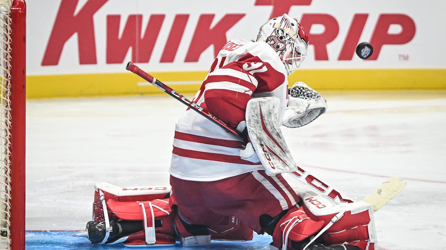 Wisconsin men's hockey suffers scoring slump, loses fourth straight