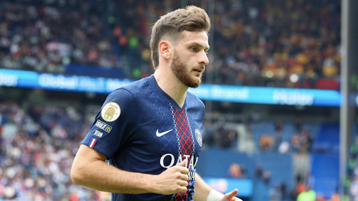 Khvicha Kvaratskhelia est sorti sur blessure.