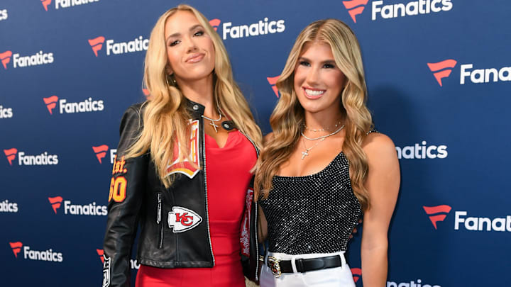 Chiefs heiresses Gracie Hunt and Ava Hunt Chiefs heiresses Gracie Hunt and Ava Hunt