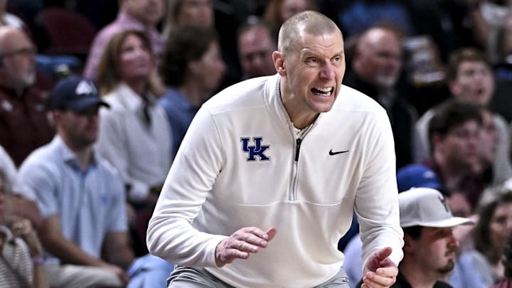 Momentum killing substitution's hurt Kentucky as the Wildcats fall to Texas  A&M 96-85