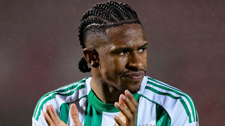 André Luiz est suivi de près par l'OM.