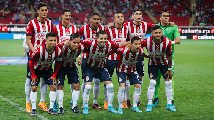 Jugadores de Chivas previo a un partido.