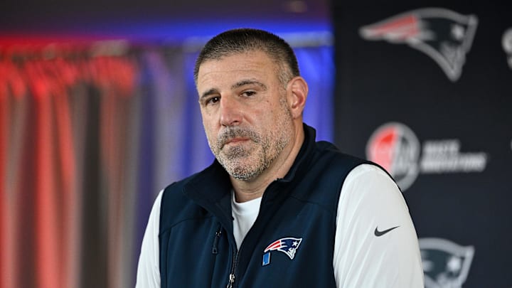 New England Patriots head coach Mike Vrabel