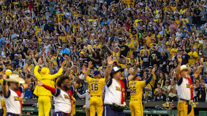 Sold Out Crowd joins the Savannah Bananas and Texas Tailgaters in Hey Baby during the Savannah Bananas game against the Texas Tailgaters Saturday, Aug. 30, 2025 at PNC Park in Pittsburgh, Pa.