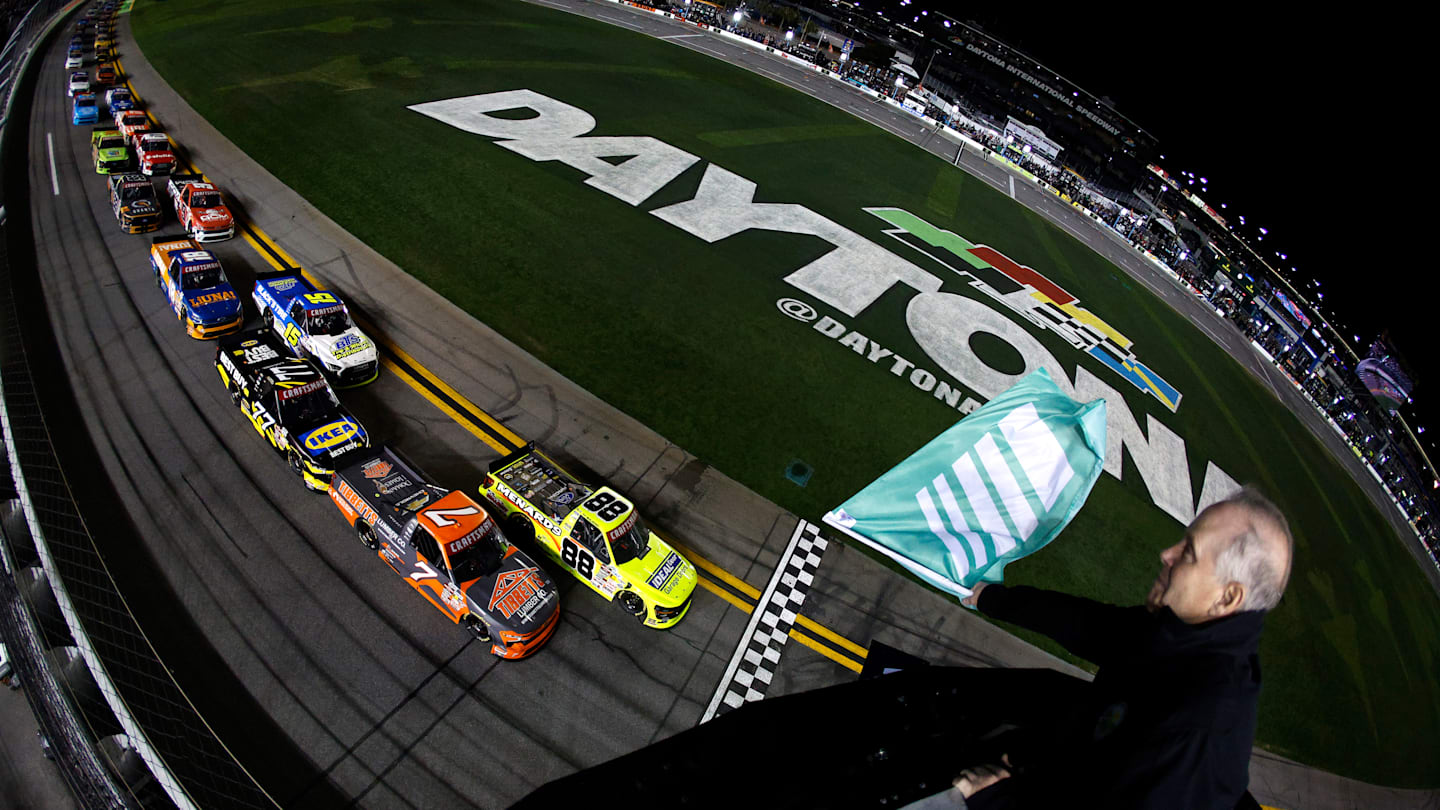 Daytona NASCAR opener snaps 592-race streak dating back to 2000
