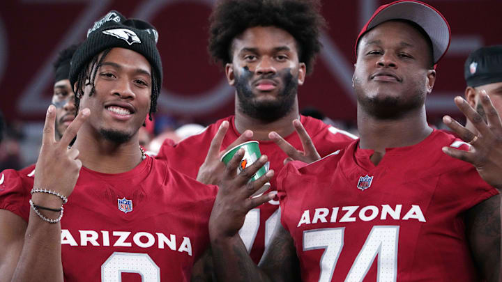Aug 11, 2023; Glendale, Arizona, USA; Arizona Cardinals linebacker Isaiah Simmons (9) and Arizona