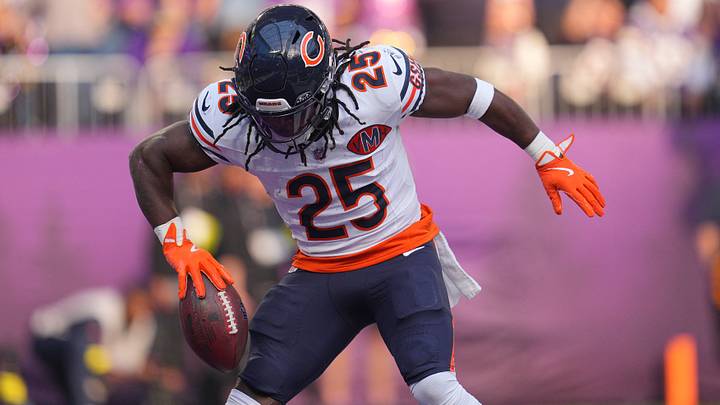Chicago Bears running back Kyle Monangai (25) celebrates a touchdown during the second quarter against the Minnesota Vikings at U.S. Bank Stadium. Mandatory Credit: Brad Rempel-Imagn Images Chicago Bears running back Kyle Monangai (25) celebrates a touchdown during the second quarter against the Minnesota Vikings at U.S. Bank Stadium. Mandatory Credit: Brad Rempel-Imagn Images