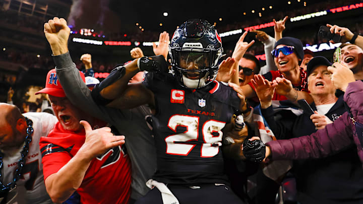 Joe Mixon hopes to return to the field for the 2026 season, but whether that return comes with the Houston Texans is up for debate