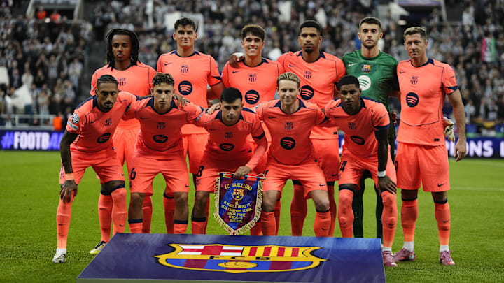 Newcastle United FC v FC Barcelona - UEFA Champions League