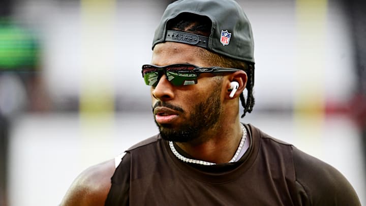 Cleveland Browns quarterback Shedeur Sanders (12) warms up before the game against the San Francisco 49ers at Huntington Bank Field. Cleveland Browns quarterback Shedeur Sanders (12) warms up before the game against the San Francisco 49ers at Huntington Bank Field.
