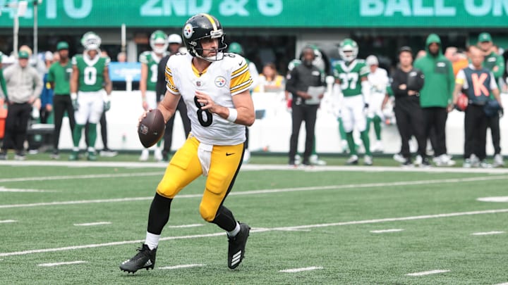 Sep 7, 2025; East Rutherford, New Jersey, USA; Pittsburgh Steelers quarterback Aaron Rodgers (8) prepares to throw the ball during the second half against the New York Jets at MetLife Stadium. Mandatory Credit: Vincent Carchietta-Imagn Images