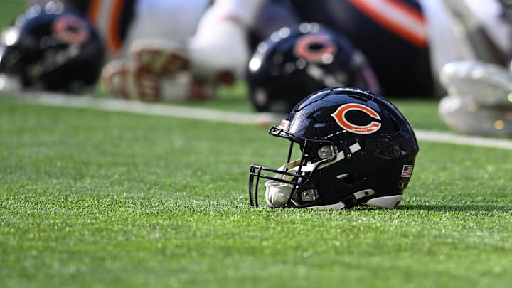Nov 16, 2025; Minneapolis, Minnesota, USA; A Chicago Bears helmet sits on the field prior to a game against the Minnesota Vikings at U.S. Bank Stadium. Mandatory Credit: Jeffrey Becker-Imagn Images Nov 16, 2025; Minneapolis, Minnesota, USA; A Chicago Bears helmet sits on the field prior to a game against the Minnesota Vikings at U.S. Bank Stadium. Mandatory Credit: Jeffrey Becker-Imagn Images