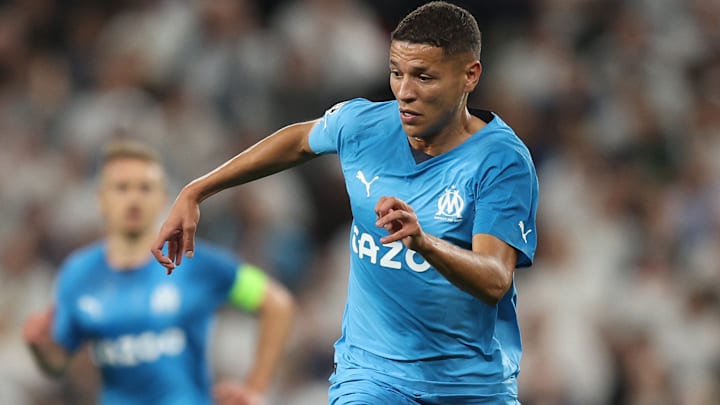 Amine Harit est en cohésion avec les supporters.