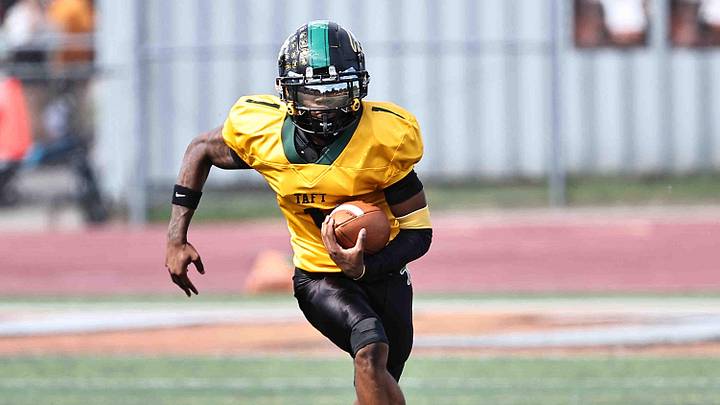 Taft quarterback Monsanna Torbert (1) runs the ball during the Senators' win over Withrow on Saturday, Sept. 27, 2025.