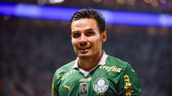 Raphael Veiga marcou golaço de falta no último compromisso Raphael Veiga marcou golaço de falta no último compromisso