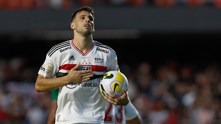 Com seis gols, o atacante do São Paulo Calleri é o artilheiro da competição Com seis gols, o atacante do São Paulo Calleri é o artilheiro da competição
