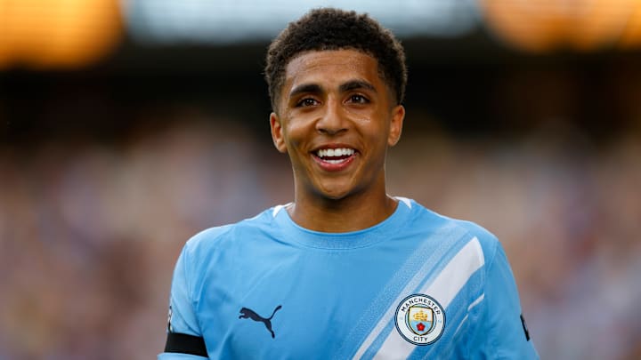 Rico Lewis is not looking to leave Man City.