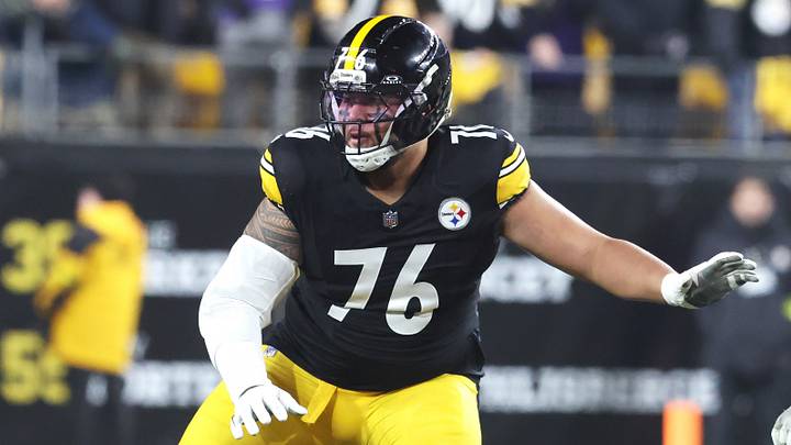 Jan 4, 2026; Pittsburgh, Pennsylvania, USA; Pittsburgh Steelers offensive tackle Troy Fautanu (76) blocks at the line of scrimmage against the Baltimore Ravens during the first quarter at Acrisure Stadium. Mandatory Credit: Charles LeClaire-Imagn Images Jan 4, 2026; Pittsburgh, Pennsylvania, USA; Pittsburgh Steelers offensive tackle Troy Fautanu (76) blocks at the line of scrimmage against the Baltimore Ravens during the first quarter at Acrisure Stadium. Mandatory Credit: Charles LeClaire-Imagn Images
