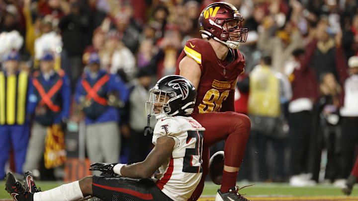 Dec 29, 2024; Landover, Maryland, USA; Washington Commanders tight end Zach Ertz (86) Mandatory Credit: Amber Searls-Imagn Images